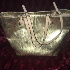SALE!! MK gold jet set tote